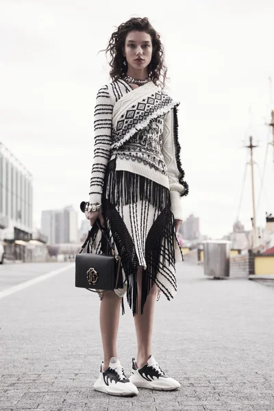 Look 24